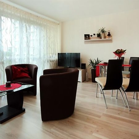 シュチェチンJtb Apartament Odziezowaアパートメント エクステリア 写真